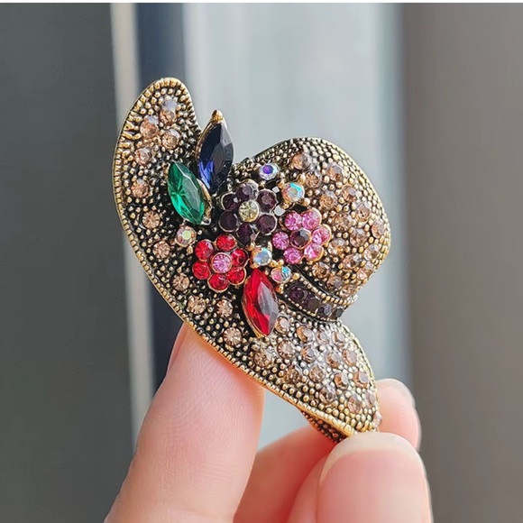 Anthropologie Jewelry - Vintage Gold-Tone Floral Hat Brooch